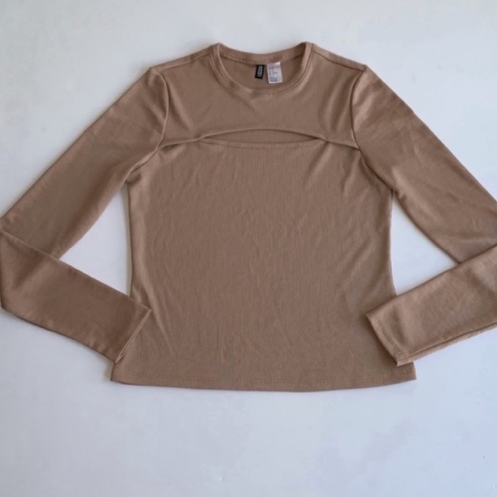 H&M Cut Out Top - Picture 2 of 2